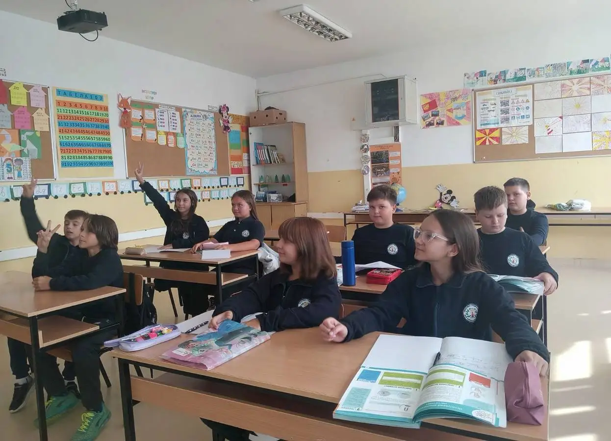 Бесплатни училишни униформи од Општина Гази Баба