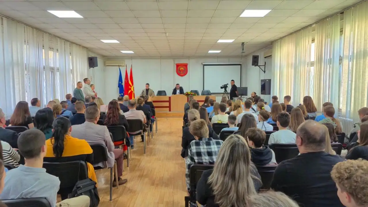 Dodeleni stipendii za najdobrite talentirani uchenici i istaknati sportisti 5