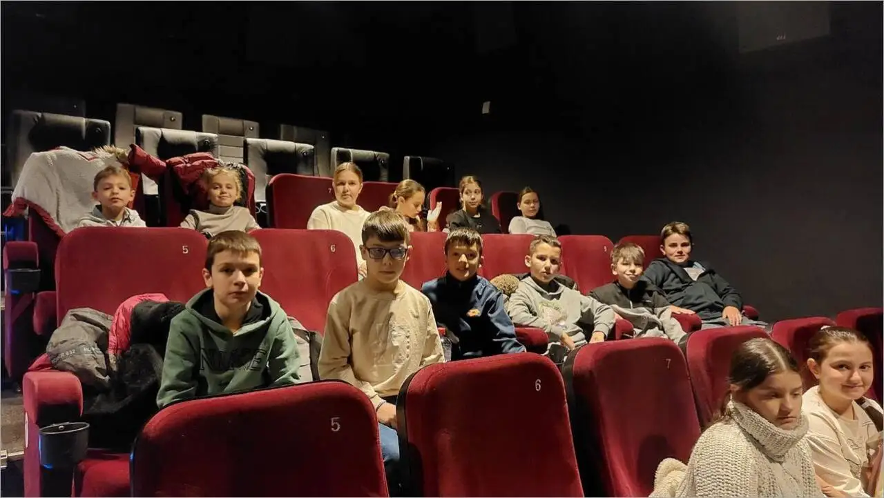 Кино проекција на филм за деца