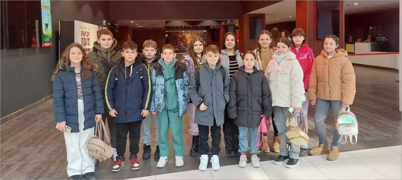 Кино проекција на филм за деца