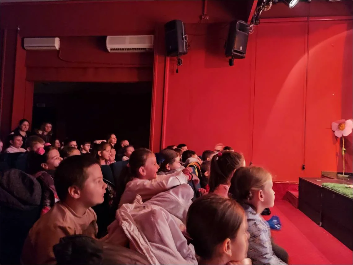 Претстава „Цветната улица“