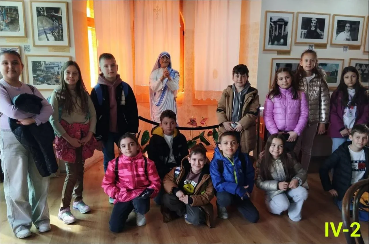 Претстава „Цветната улица“