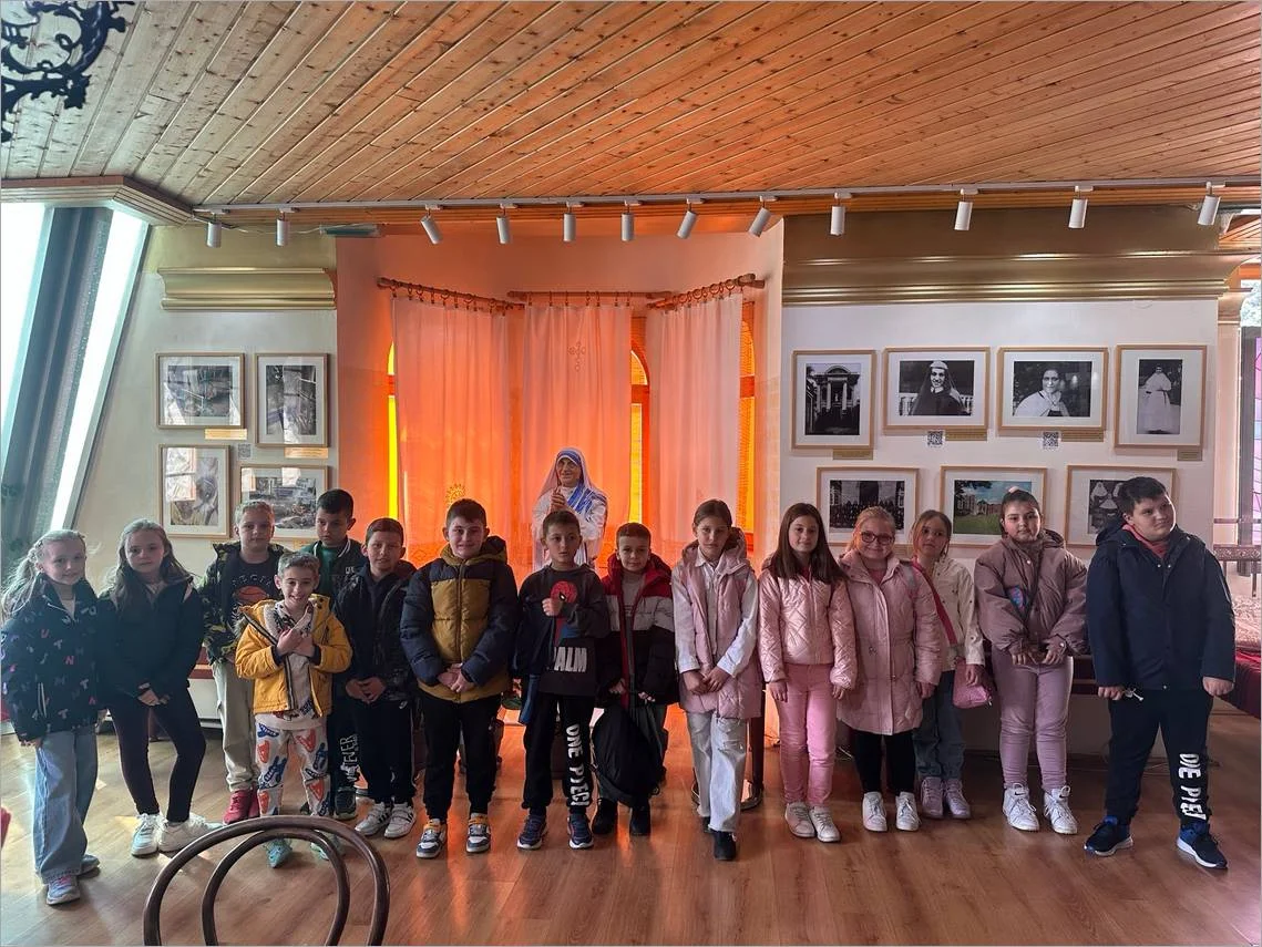 Претстава „Цветната улица“