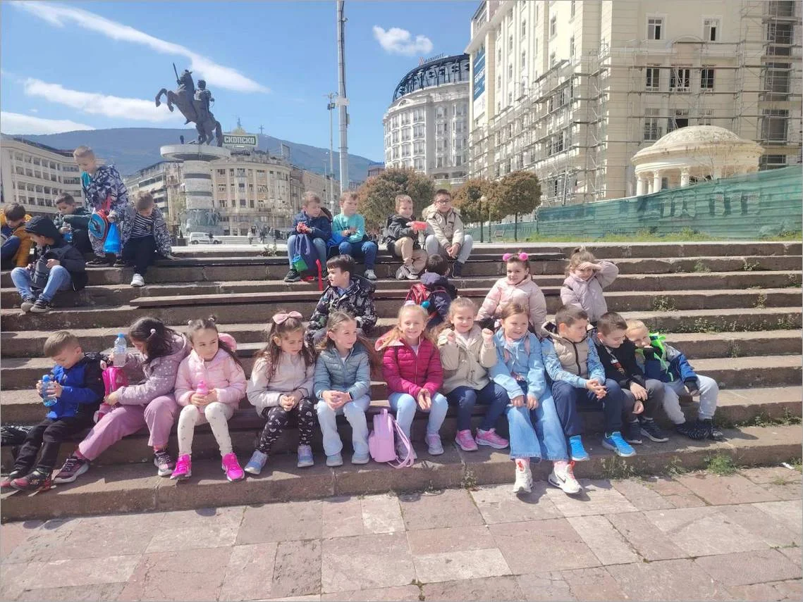 Претстава „Цветната улица“