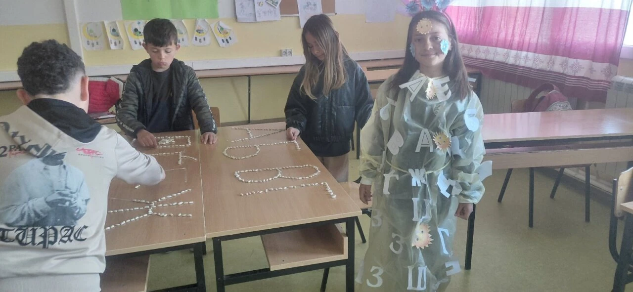 Одбележување на 5 Мај – Денот на македонскиот јазик, со учениците од подрачното училиште Одбележување на 5 Мај - Денот на македонскиот јазик, со учениците од подрачното училиште 06-05-2026 - слика 7