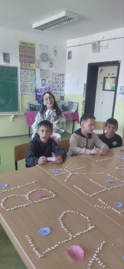 Одбележување на 5 Мај – Денот на македонскиот јазик, со учениците од подрачното училиште Одбележување на 5 Мај - Денот на македонскиот јазик, со учениците од подрачното училиште 06-05-2026 - слика 15