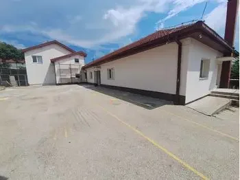 Obnova i sanacija na oshteten del od fasadata na podrachnoto uchilishte vo Strachinci 1