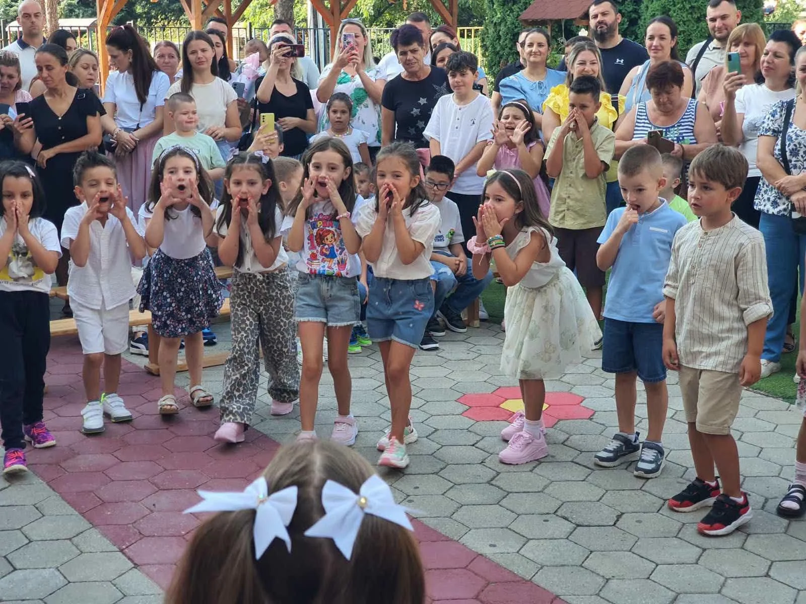 Среќна и успешна учебна 2026/2027 година!