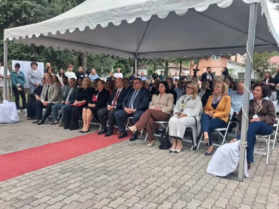 За јазикот кој спојува светови